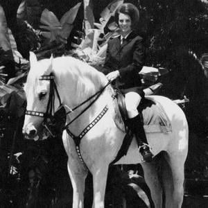 Meet your Posher, Johnette